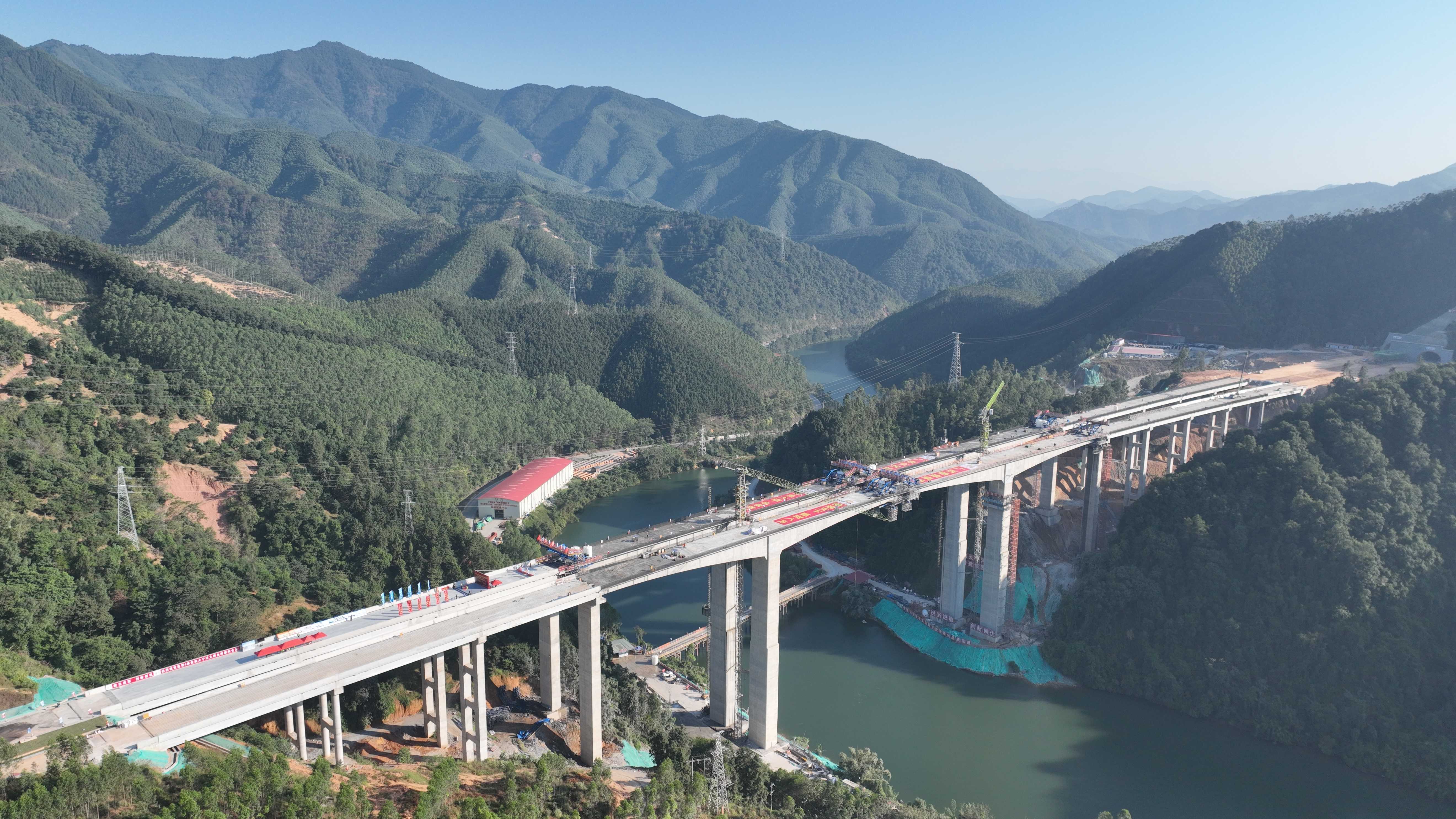 黄洞大宁河大桥合龙.jpg nba盘口